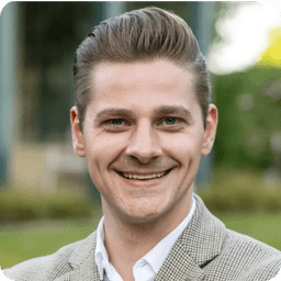 Photo of Dr. Nino Paulus